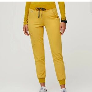 Fig “Light gold” Zamora scrub Joggers size XL